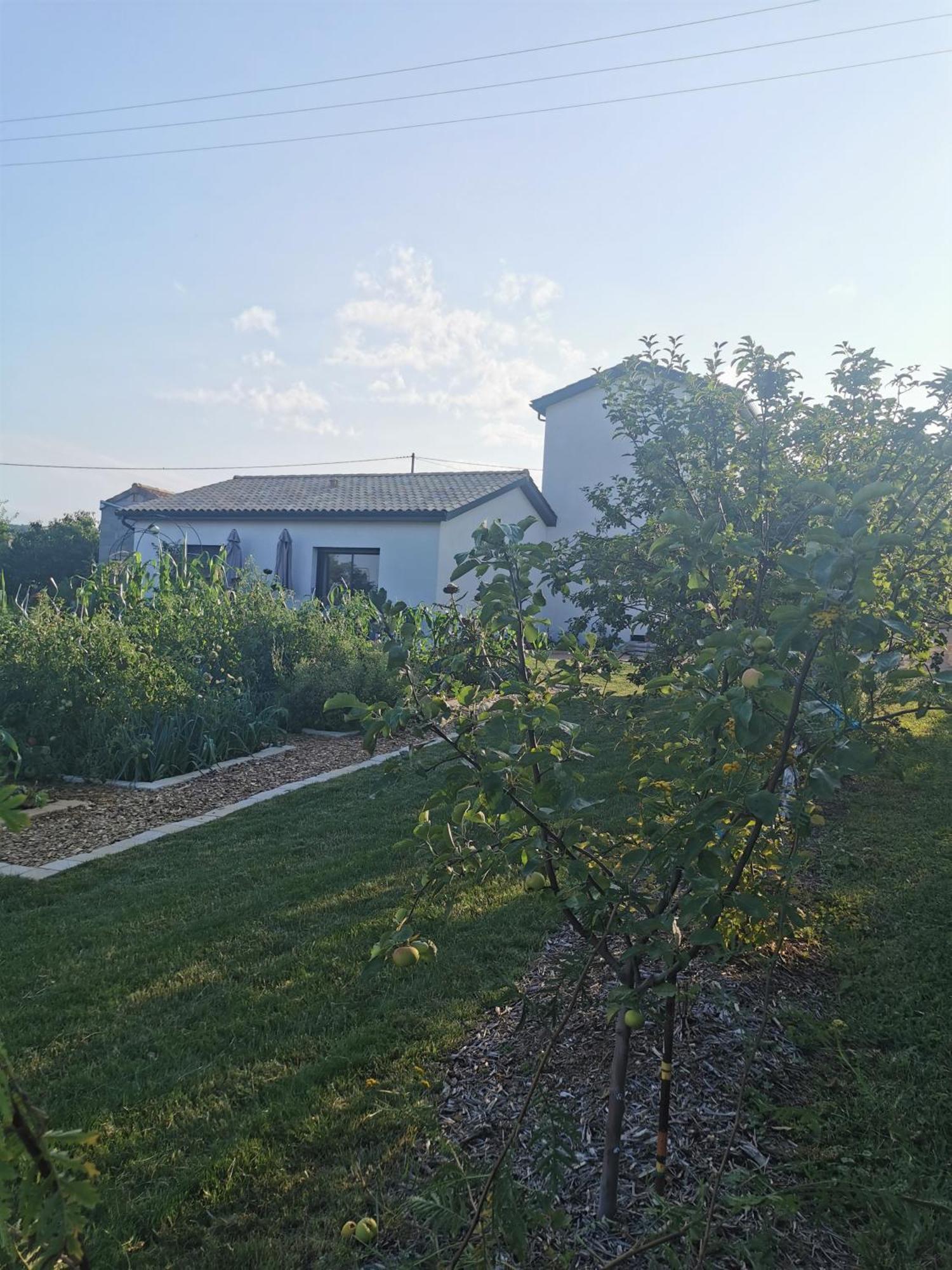 Au Jardin Des Deux Roches Bed & Breakfast Prissé Exterior photo